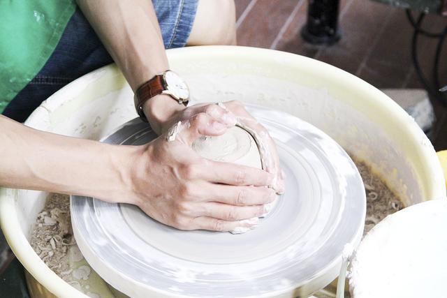 陶藝?yán)?走泥不燒成,彈琴不錄音