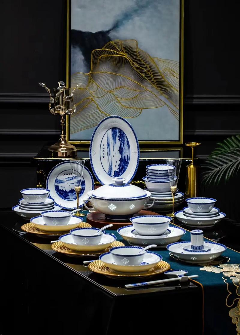 景德鎮(zhèn)青花玲瓏陶瓷餐具.景德鎮(zhèn)本土青花玲瓏陶瓷餐具