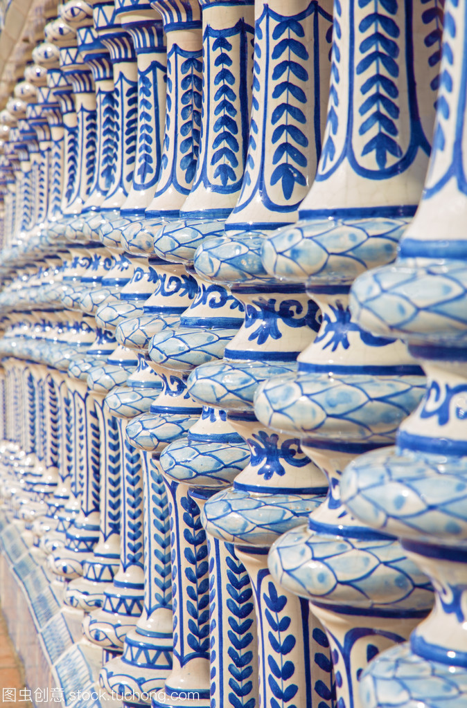 塞維利亞-陶瓷平鋪在西班牙廣場(chǎng)的欄桿